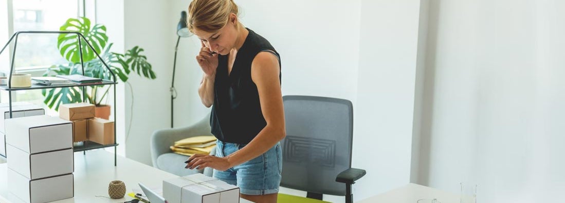 Checking the order of the goods. How to start an online business.